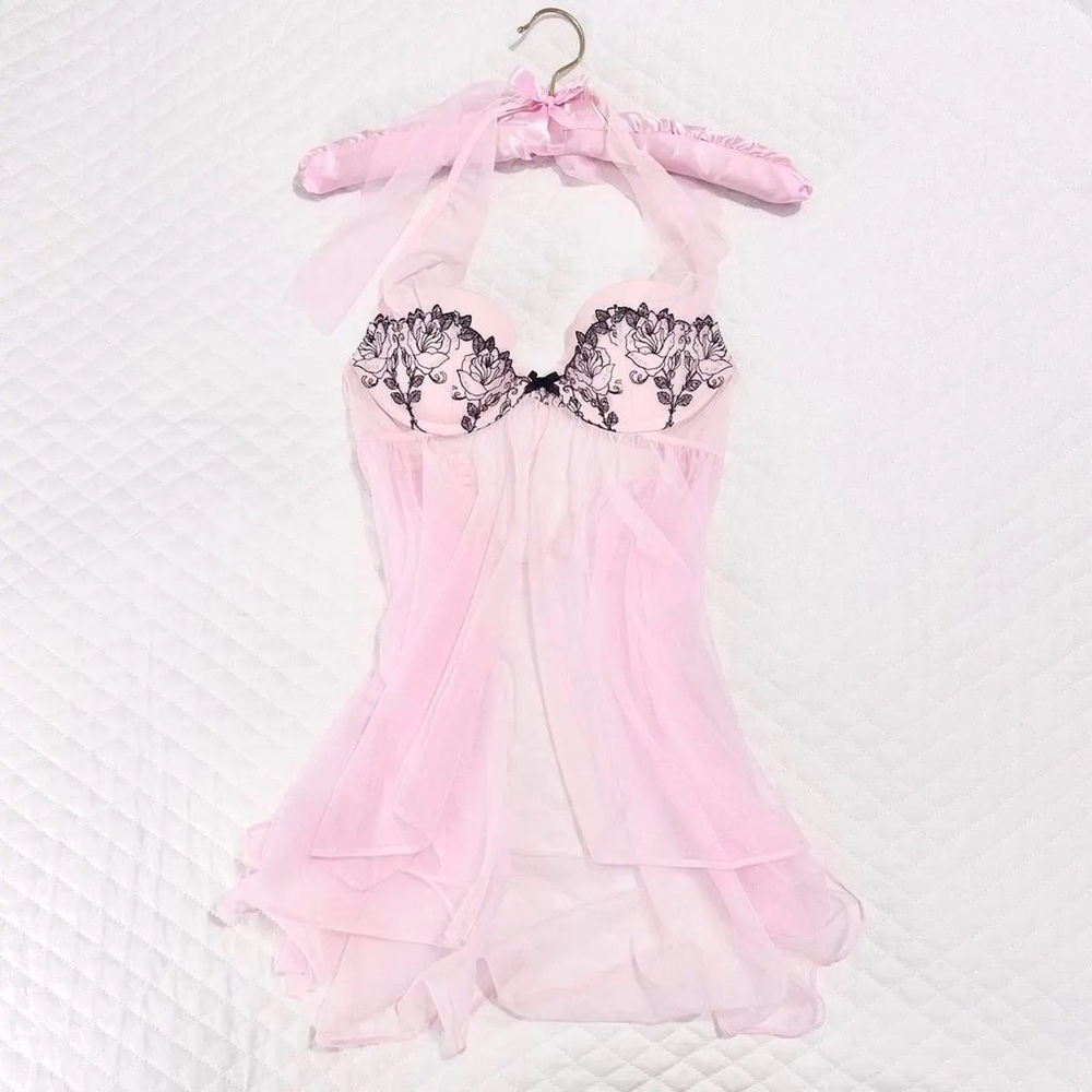 Vintage 2000’s Victoria Secret Babydoll